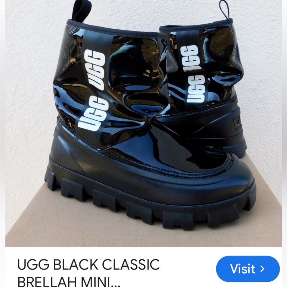 Ladies, UGG boots size 7, gently loved good shape, black color